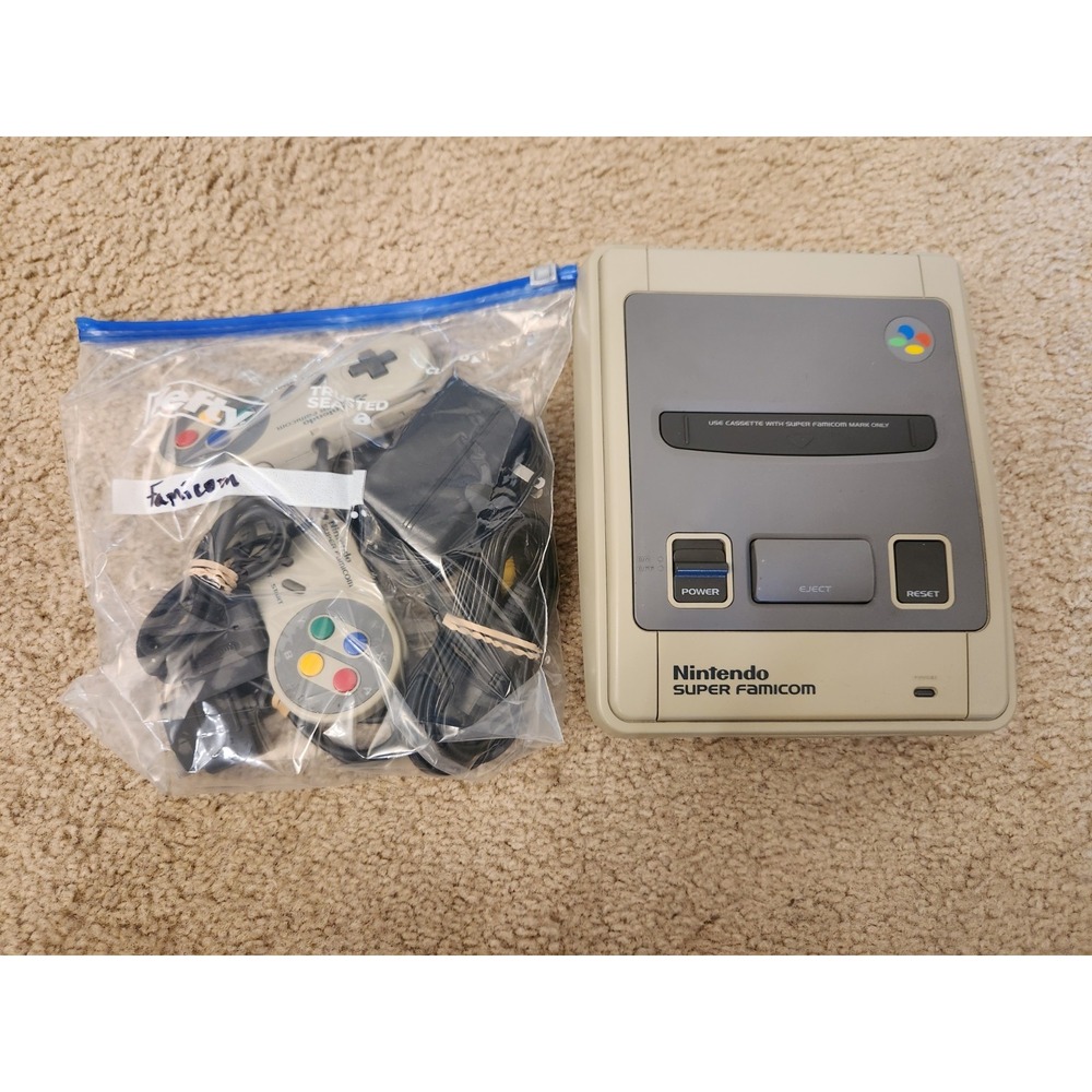 Nintendo Super Famicon Console W/ Cords + Controllers TESTED